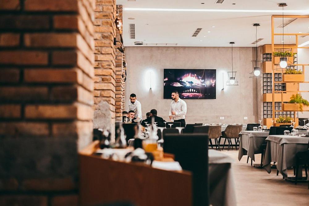 Boutique Hotel Whisky ティラナ エクステリア 写真