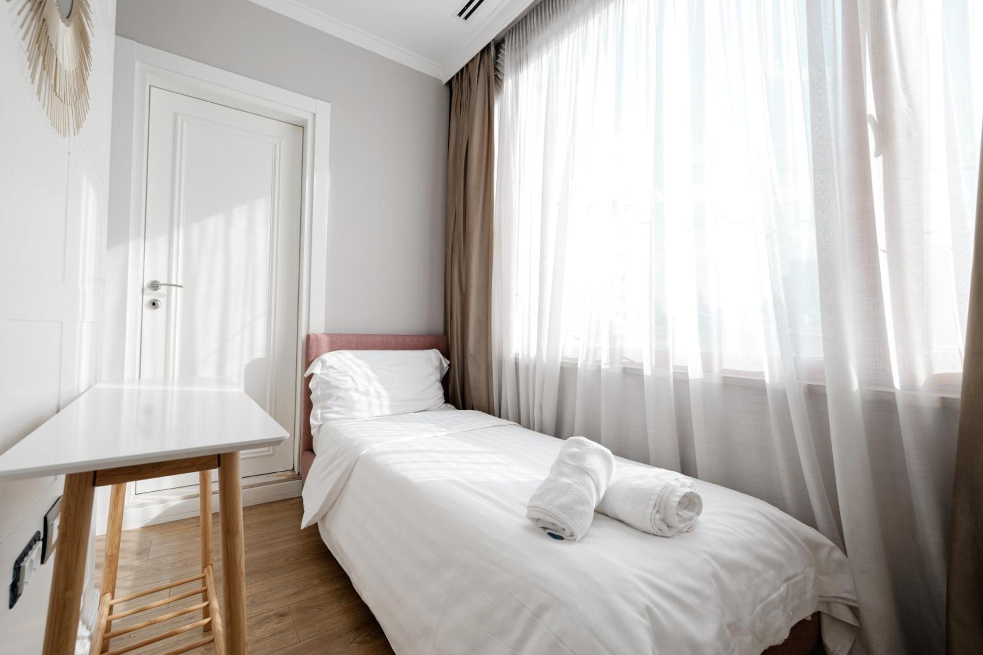 Boutique Hotel Whisky ティラナ エクステリア 写真