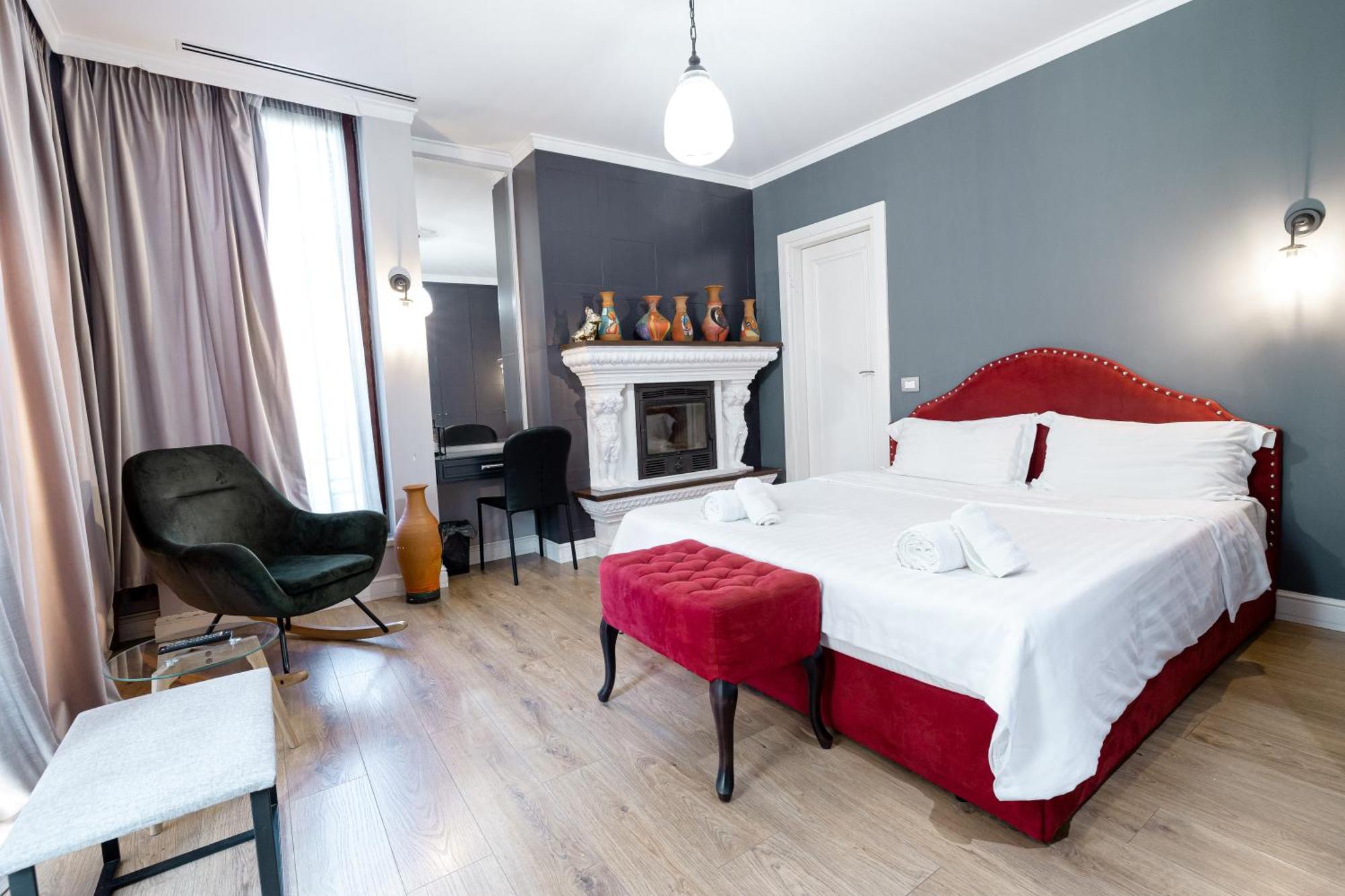Boutique Hotel Whisky ティラナ エクステリア 写真